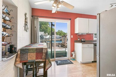 2340 W 10th St, Davenport, IA 52804 - photo 5