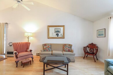 004-photo--7957396