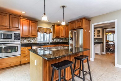 9 Chisholm Farm Dr, Stratham, NH 03885 - photo 5