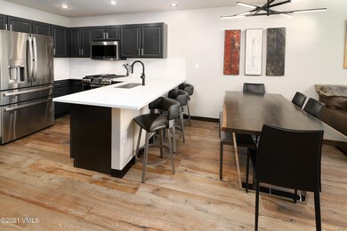 aspenwood_308_dining_kitchen