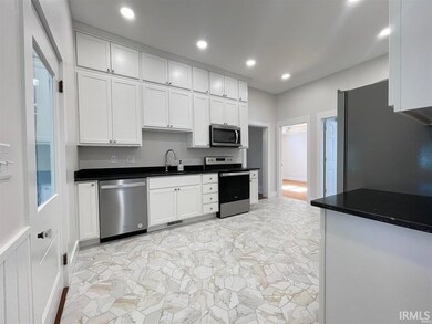 402 W Jennings St, Newburgh, IN 47630 - photo 5