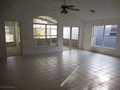 3 - LIVING ROOM