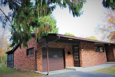 14 Jerome St, Southbridge, MA 01550 - photo 3