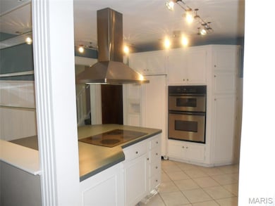 329 Nantucket Dr, Ballwin, MO 63011 - photo 5