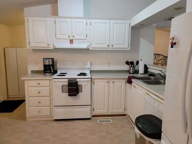 328 S Kerby Ave, Cave Junction, OR 97523 - photo 3