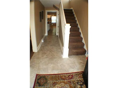 Entry/Foyer.