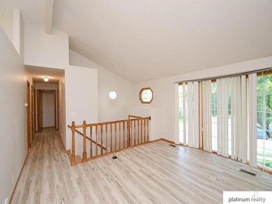 8211 Howell St, Omaha, NE 68122 - photo 5