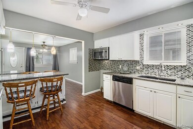 5613 Bedford St, Dearborn Heights, MI 48125 - photo 6