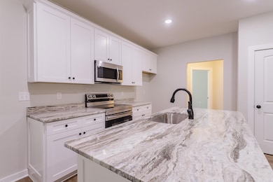 Kitchen with GORGEOUS GRANITE!