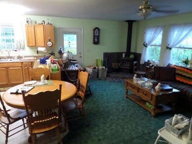 DINING/KITCHEN