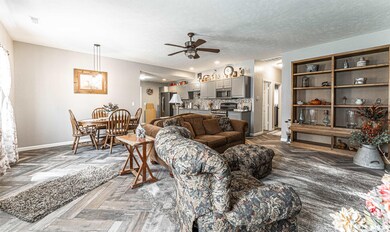 150 Wyatt Ave, Lincoln, IL 62656 - photo 7