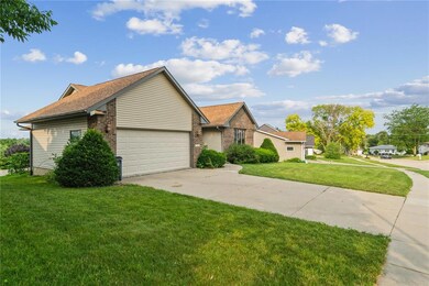 2719 Lancelot Ln NW, Cedar Rapids, IA 52405 - photo 2
