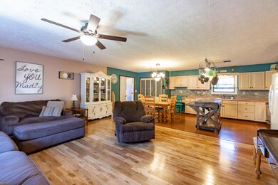 217 Smith Oak Lane-7