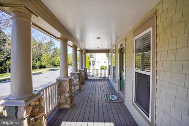 23851 Burdette Forest Rd, Clarksburg, MD 20871 - photo 3