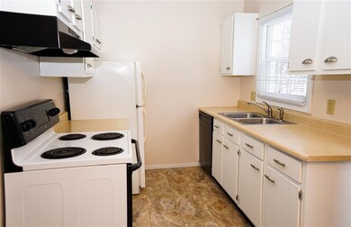 T7 Grandview Dr unit T7, South Burlington, VT 05403 - photo 4