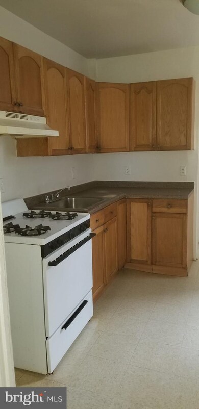 465 Atlantic Ave, Lancaster, PA 17602 - photo 2