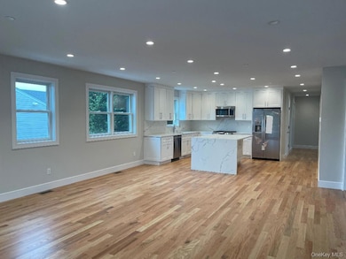 529 E Chester St unit Lower, Long Beach, NY 11561 - photo 2