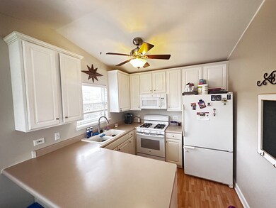 1100 Stratford Ct unit C, Elgin, IL 60120 - photo 5