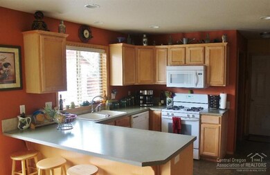 20542 Conifer Ave, Bend, OR 97702 - photo 6