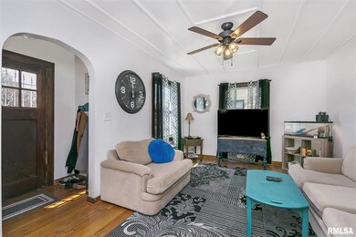 2202 W Locust St, Davenport, IA 52804 - photo 4