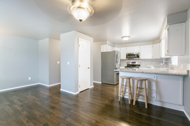 6 Granite Countertops with Bar