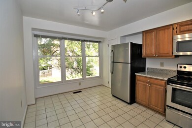 1513 Templeton Place, Rockville, MD 20852 - photo 4