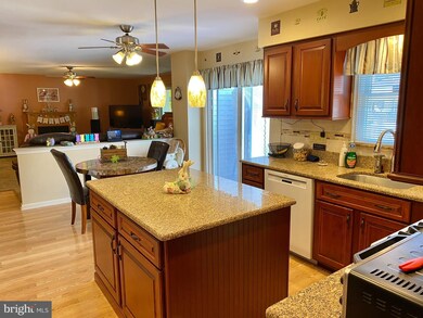 659 Crescent St, Langhorne, PA 19047 - photo 3