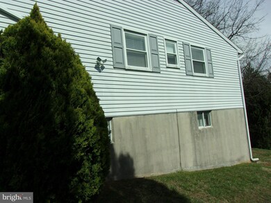 9105 Waltham Woods Rd, Parkville, MD 21234 - photo 2