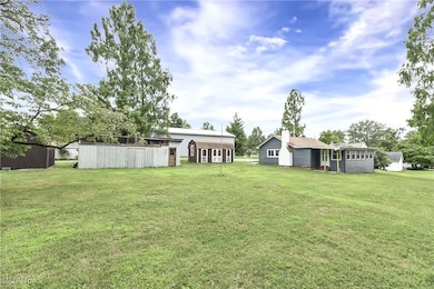 7390 Chestnut St, Chippewa Lake, OH 44215 - photo 5