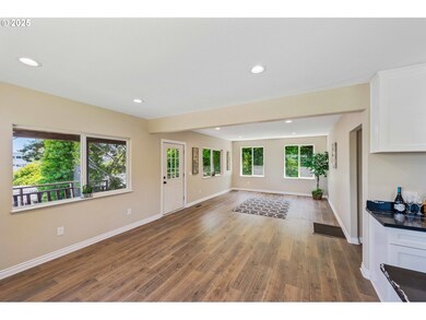 831 S 11th St, Coos Bay, OR 97420 - photo 4