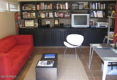 GUEST HOUSE DEN OFFICE SPACE