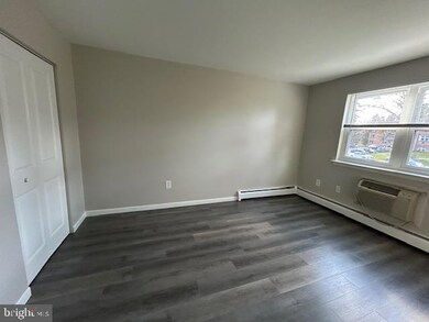 3205 E Market St unit H-04, East York, PA 17402 - photo 5