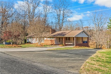 405 Academy St, Rural Hall, NC 27045 - photo 4