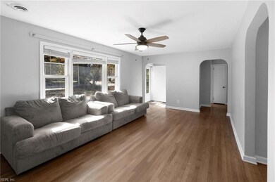 137 Deep Creek Rd, Newport News, VA 23606 - photo 4