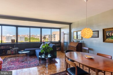 Watergate East Residences unit 1005-N, Washington, DC 20037 - photo 4