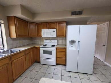 2136 Loma Verde Dr, Bedford, TX 76021 - photo 6