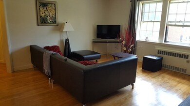 31 Hammond Pond Pkwy unit 3, Chestnut Hill, MA 02467 - photo 2