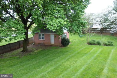 23 E Loudoun St, Round Hill, VA 20141 - photo 4