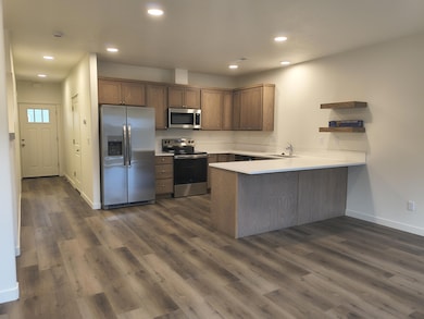 20487 SE Bard Ct unit 11, Bend, OR 97702 - photo 7