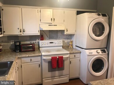 1026 Brixton Ct, Sterling, VA 20164 - photo 6