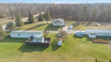 3532 S 10 Mile Rd, Breckenridge, MI 48615 - photo 2
