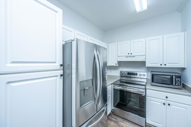 60FenwickHallAlleeUnit213_020