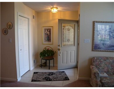 Entry/Foyer.