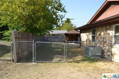 904 Lynn Ln, Copperas Cove, TX 76522 - photo 4