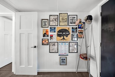 TaFoyer/ble Rock Lakefront Home For Sale