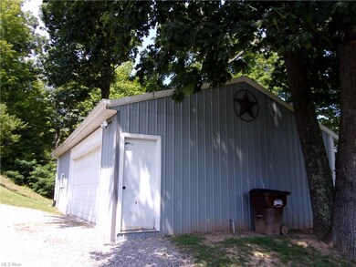 Detached garage