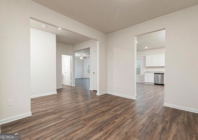 166 Bluegill Dr, Hoschton, GA 30548 - photo 2