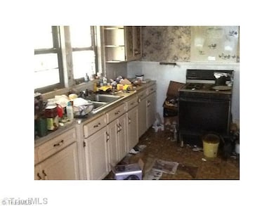 1020 Chisholm Rd, Ramseur, NC 27316 - photo 3