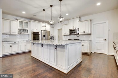 7500 Hunter Woods Dr, Manassas, VA 20111 - photo 2