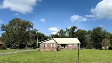 173 Middlebrooks St, Norman Park, GA 31771 - photo 2